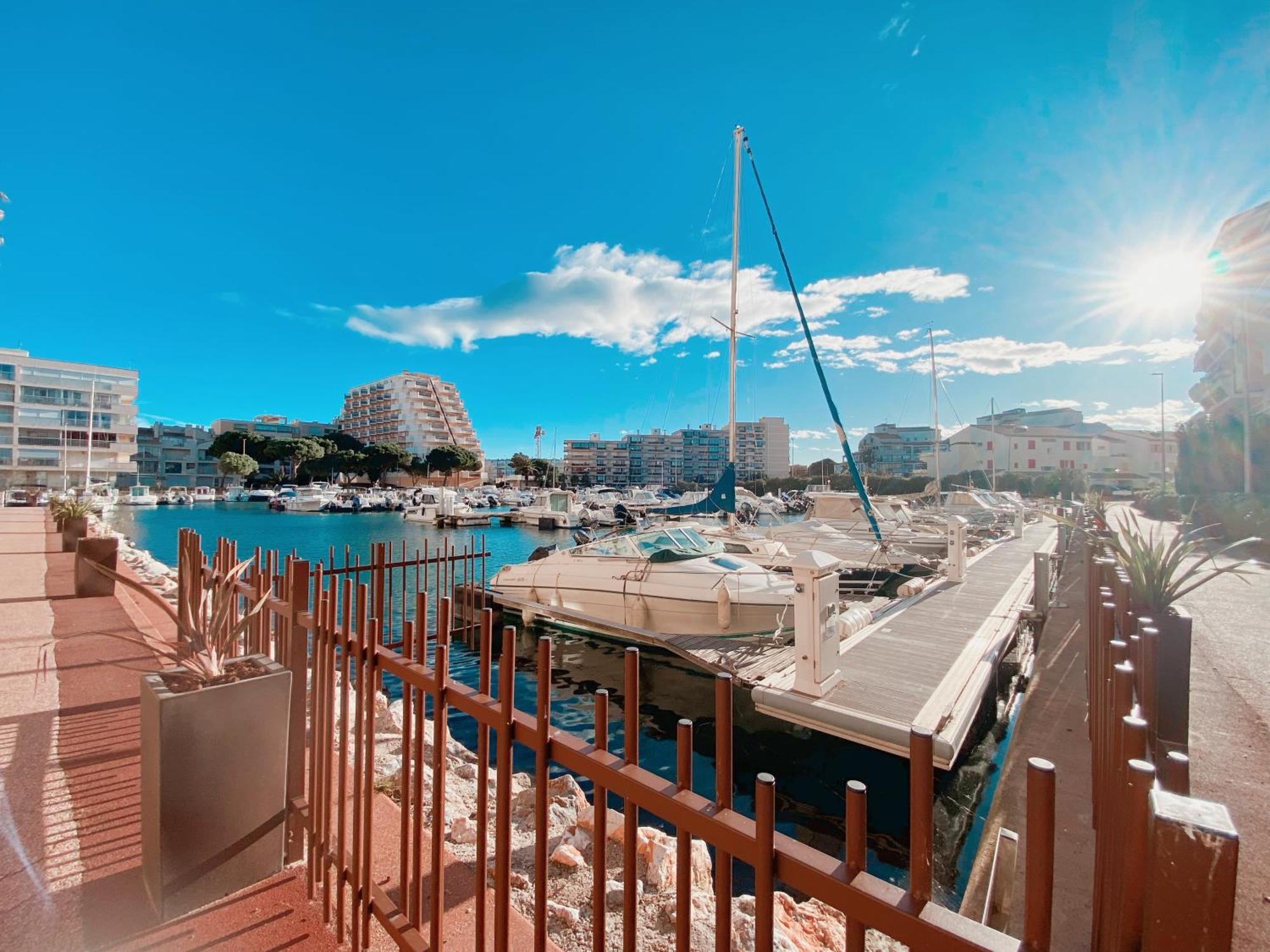 Magnifique T2 Au Calme Avec Superbe Vue Sur Le Port *