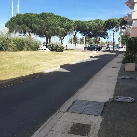 Magnifique T2 Au Calme Avec Une Superbe Vue Sur Le Port Canet-en-Roussillon Exterior foto